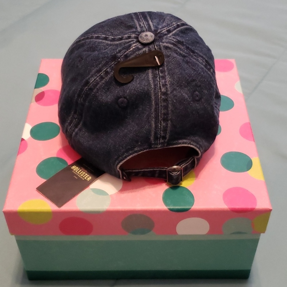 Hat - Picture 2 of 4